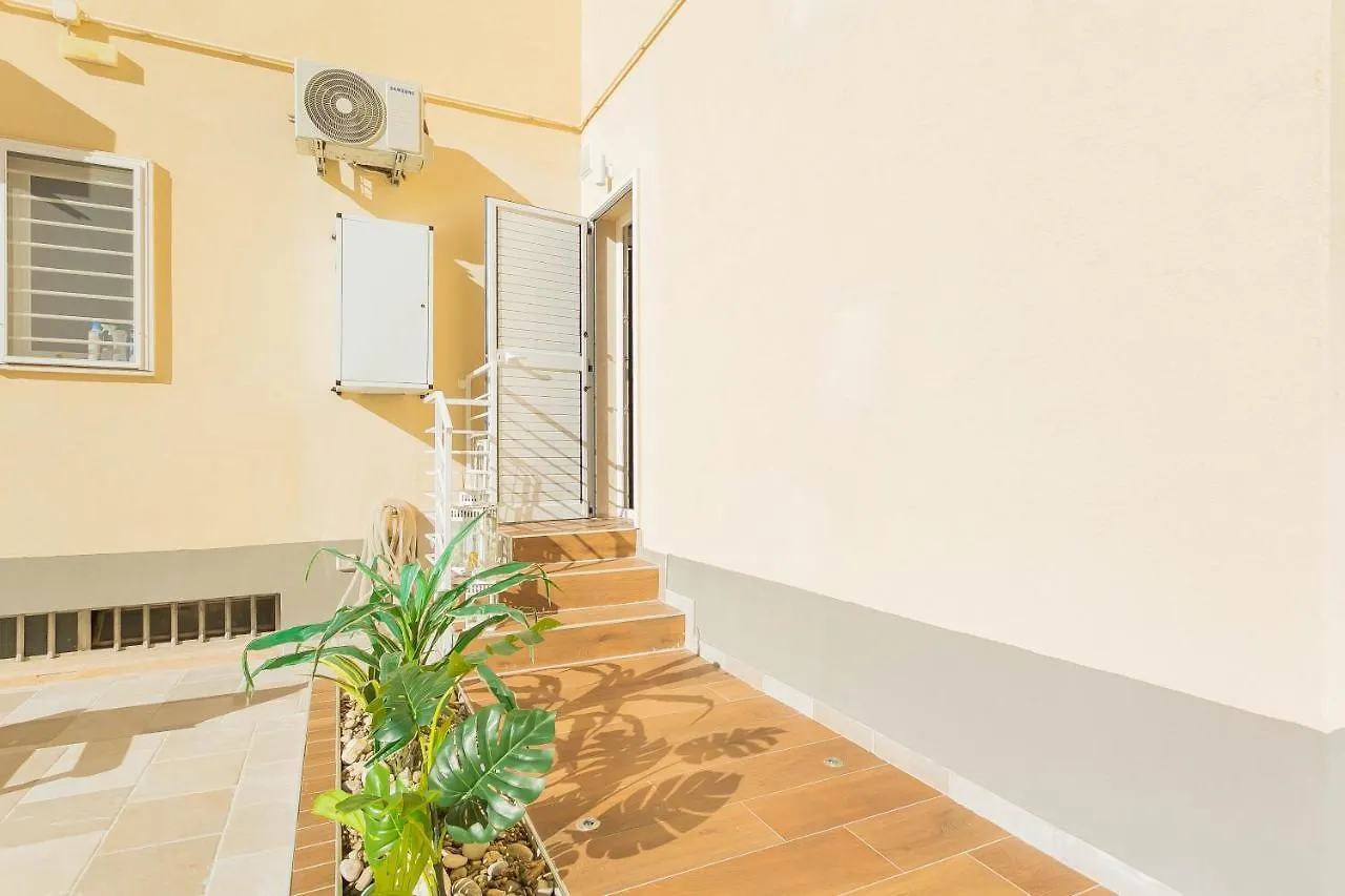 La Dimora Di Rebecca - Puglia Apartments Bari Italy